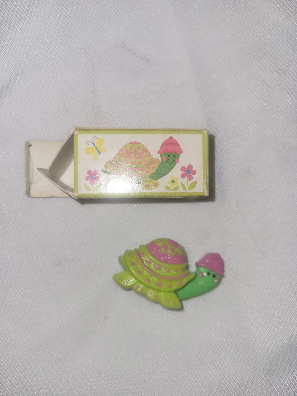 Cute Green & Pink Myrtle Turtle Pin Brooch for Kids Avon 70s Box Full Glace